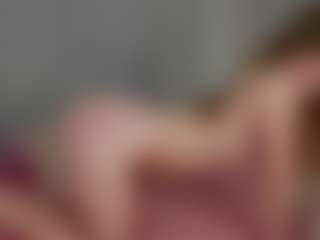 Live cam show with LunaLeez - Muscle on Free Soda