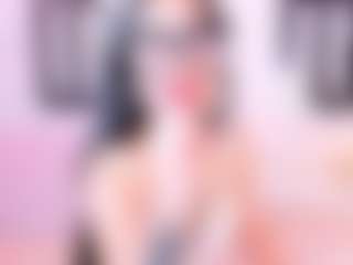 Live cam show with Luna Rethvoss - Average on Mixed Magazine Live