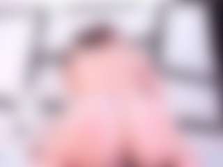 Live cam show with ManelykSwift - Spanking on live18s.com