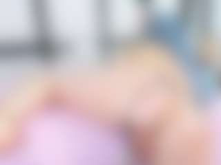 Live cam show with ManelykSwift - Average on fapnchat