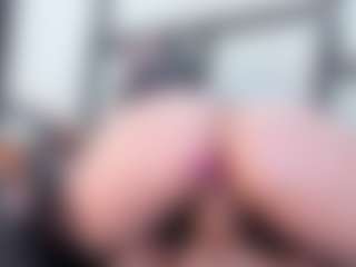 Live cam show with ManelykSwift - Handjob on StripNow