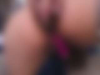 may-wood MILF webcam performer live streaming