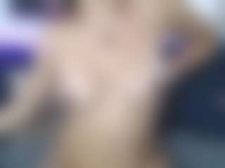 may-wood MILF webcam performer live streaming