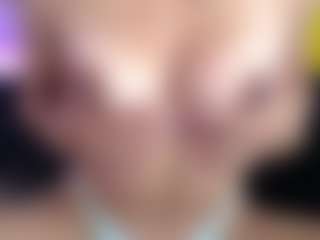 may-wood MILF webcam performer live streaming