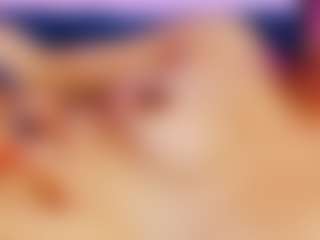 may-wood MILF webcam performer live streaming