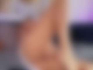 may-wood MILF webcam performer live streaming