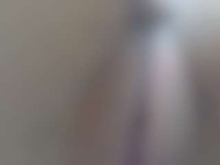 Live cam show with queenmia68 - Orgasm on xDating