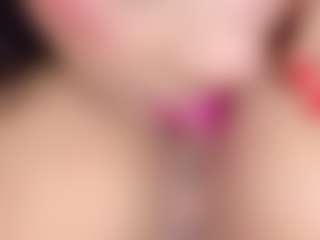 queenmia68's Live Sex Cam Show
