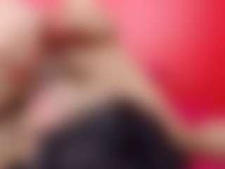 Live cam show with queenmia68 - Gamer Athletic on Gym Cam Girls