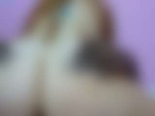 queenmia68's Live Sex Cam Show