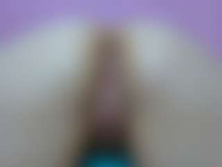 queenmia68's Live Sex Cam Show