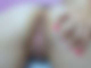 Live cam show with queenmia68 - Petite on Camsoda