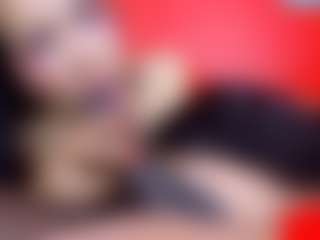 queenmia68's Live Sex Cam Show