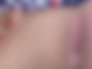 Live cam show with queenmia68 - Athletic Young Adult on Gym Cam Girls