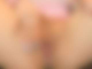 queenmia68's Live Sex Cam Show