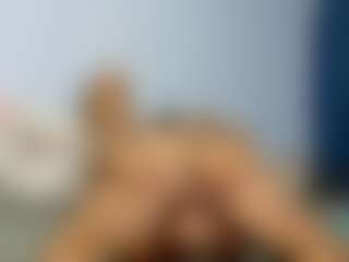 queenmia68's Live Sex Cam Show