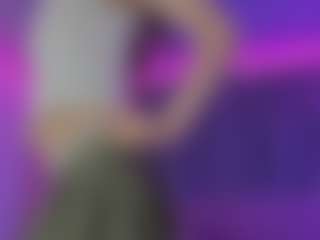 Live cam show with Sweett-sadie - Striptease on CamwithHer