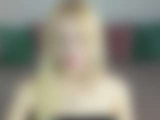 Live cam show with willapurr - Plug on Dare Cams