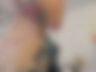 Live cam show with DamiaOshun-Ch - Moaning on Milf Play