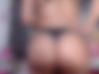 Live cam show with DESIRE10INCHES - Smoking on Camsoda