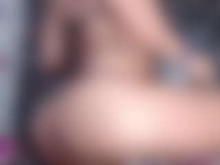 Live cam show with DESIRE10INCHES - HD on livesuperchat.net