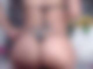 Live cam show with DESIRE10INCHES - English on Livezox