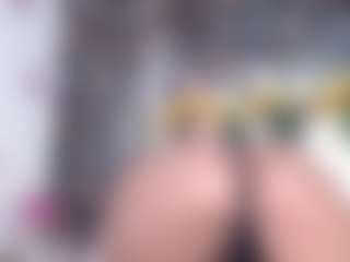 Live cam show with DESIRE10INCHES - Big Tits on Camsoda
