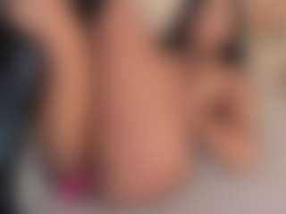 Live cam show with dionneventuri - Sexting on chickslive.net