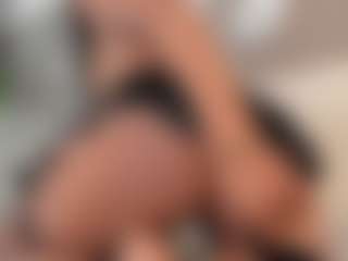 Live cam show with dionneventuri - Brown Hair on livesexfox.com