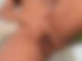 Live cam show with dionneventuri - Tease on Camsoda