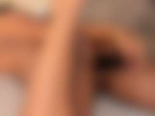 dionneventuri's Live Sex Cam Show