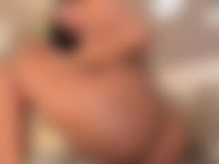 dionneventuri's Live Sex Cam Show
