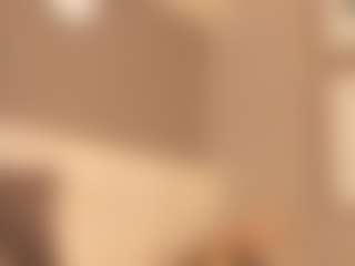 Live cam show with dionneventuri - Average on Camsoda