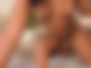 Live cam show with dionneventuri - Brown Eyes on Camming Site