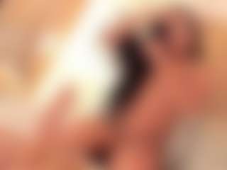 Live cam show with dionneventuri - Orgasm on Free Soda