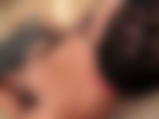 Live cam show with dionneventuri - Striptease on Soda Cam