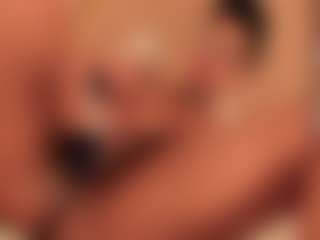 Live cam show with dionneventuri - Striptease on StripNow