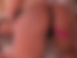 Live cam show with dionneventuri - Blowjob on Soda Cam