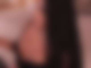 Live cam show with dionneventuri - Brown Hair on googirlz