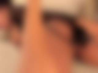dionneventuri's Live Sex Cam Show