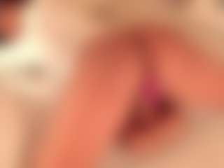 dionneventuri's Live Sex Cam Show