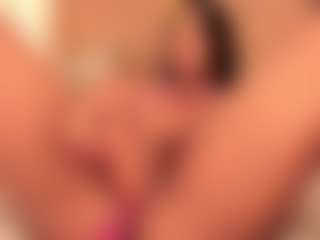 dionneventuri's Live Sex Cam Show