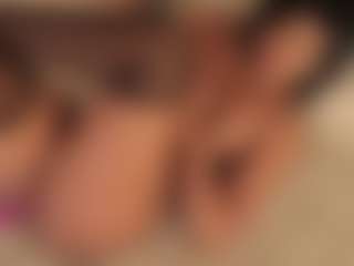 Live cam show with dionneventuri - Brown Eyes Brown Hair on Milfs Live