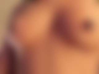 dionneventuri's Live Sex Cam Show