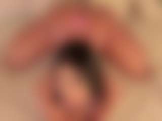 dionneventuri's Live Sex Cam Show