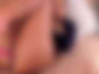 Dionne Venturi🌸's Live Sex Cam Show