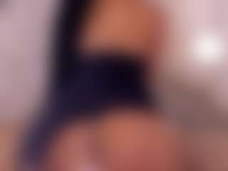 Dionne Venturi🌸's Live Sex Cam Show