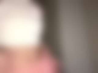 Live cam show with Amy - Facial Piercings on SxyPornLive