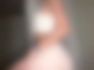 Live cam show with Amy - Teen (18+) on UwU Esports