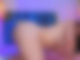 Emilia-Monroee's Live Sex Cam Show
